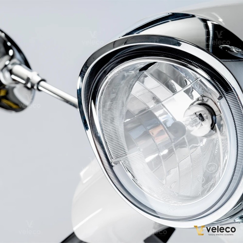 Veleco CRISTAL: 3-Rad-Elektromobil mit vollständiger LED-Beleuchtung
